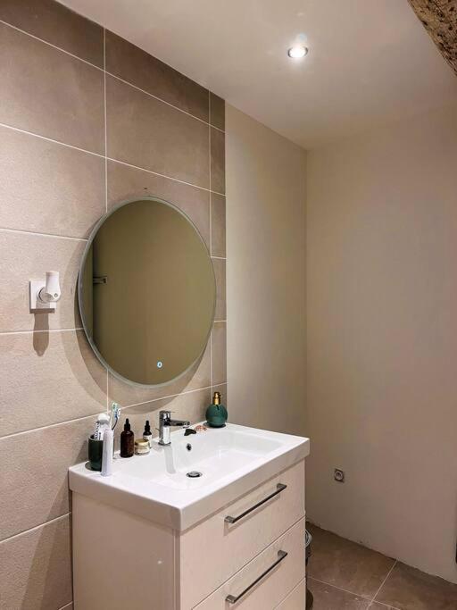 Appartement Charmant Et Calme Dans L'Herault Poussan Dış mekan fotoğraf