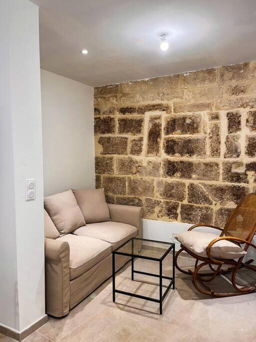 Appartement Charmant Et Calme Dans L'Herault Poussan Dış mekan fotoğraf